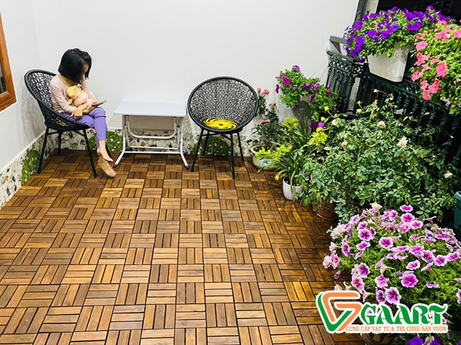 vỉ gỗ nhựa lát sàn ban công ngoài trời